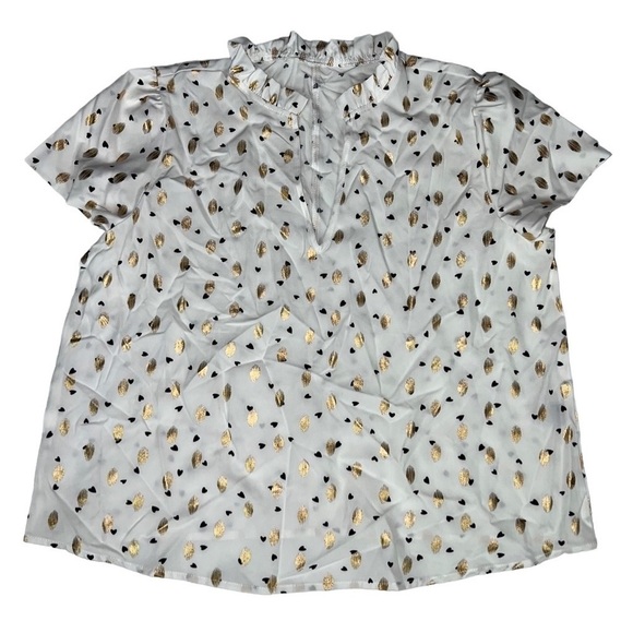 SHEIN Tops - Shein Heart Print V Neck Short Sleeve Top White Size 8/10 NWOT